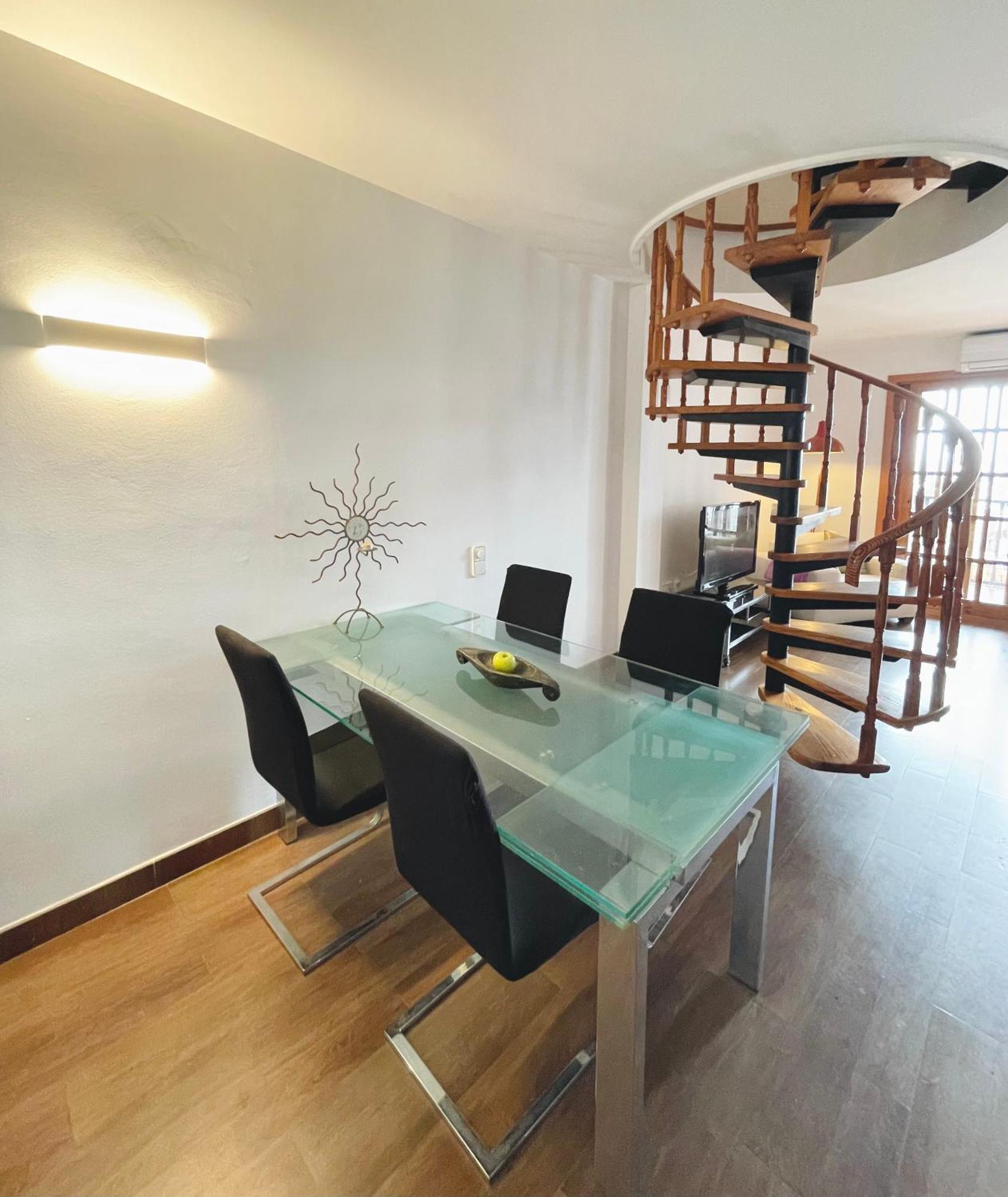 Maison d'hôtes Lovely Ensuite Double In Shared In The Centre Of Santa Eularia - Close To The Beach, Shops, Bars And Restaurants *